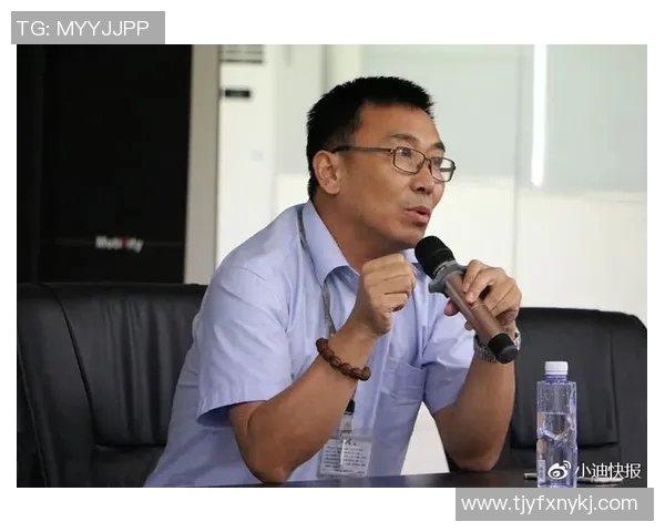 西安足球队在比赛中的攻防转换分析与策略调整探讨 西安足球队在比赛中的攻防转换分析与策略调整探讨