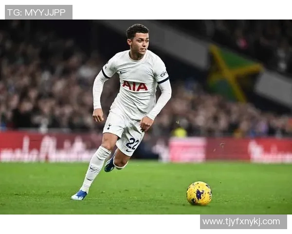 热刺与曼联激战正酣双方进球精彩瞬间回顾与分析