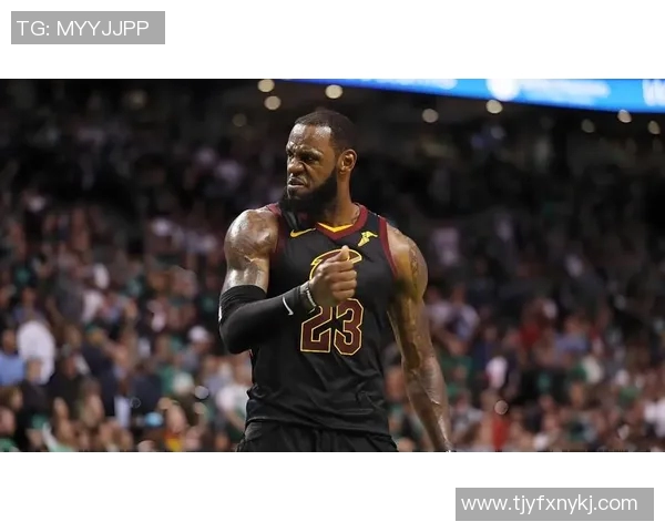 詹姆斯领衔热火对决步行者的精彩对抗赛回顾与分析