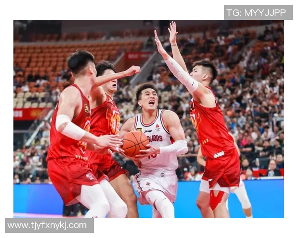 郭艾伦：从篮球场上的明星到国家队的领军人物的成长历程与未来展望