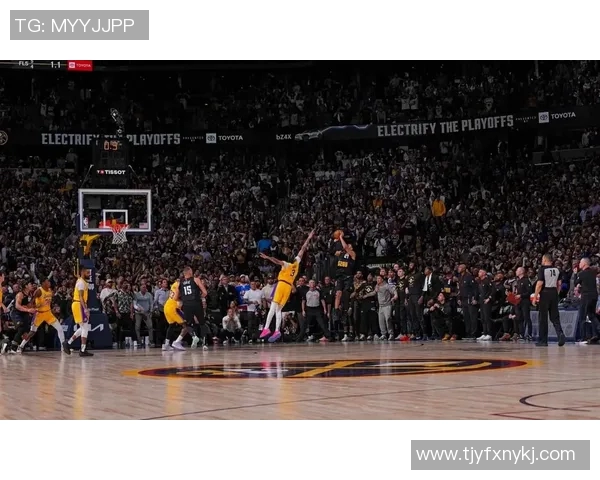 勇士与湖人激战2017年11月30日精彩回顾与赛后分析