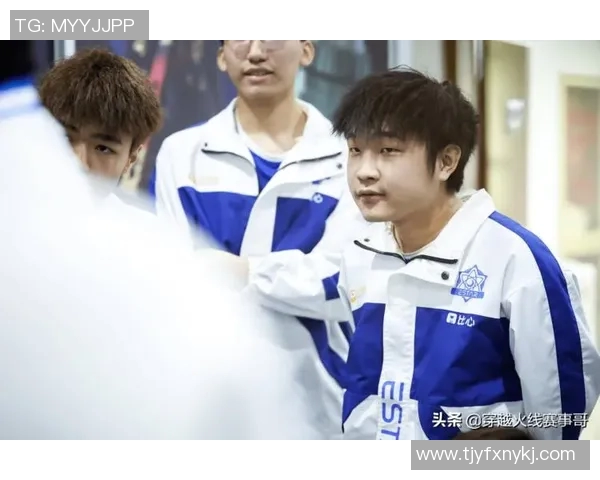 南国老鹰与米切尔顿激战正酣谁能在赛场上笑到最后