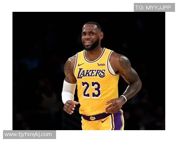 詹姆斯的传奇之路:从天赋少年到NBA历史巨星的成长历程 詹姆斯的传奇之路:从天赋少年到NBA历史巨星的成长历程