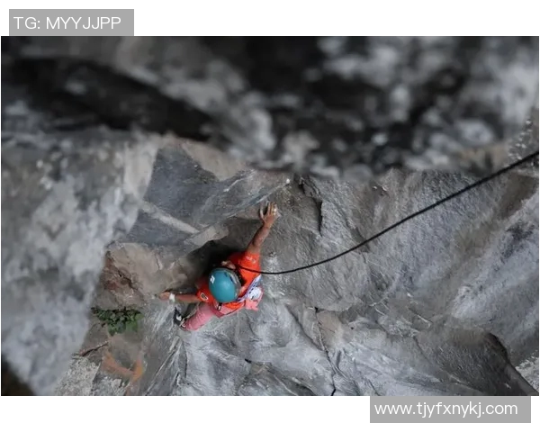 重庆攀岩队耐力训练揭秘：如何在高强度攀爬中保持持久战斗力